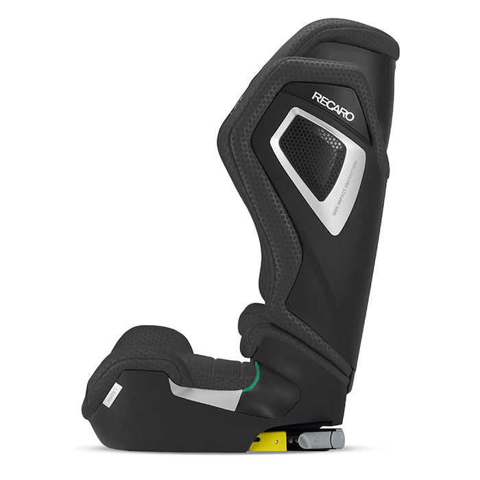 Recaro Axion 1 autostol i sort, set fra siden med synlige Isofix-forbindelser i bunden