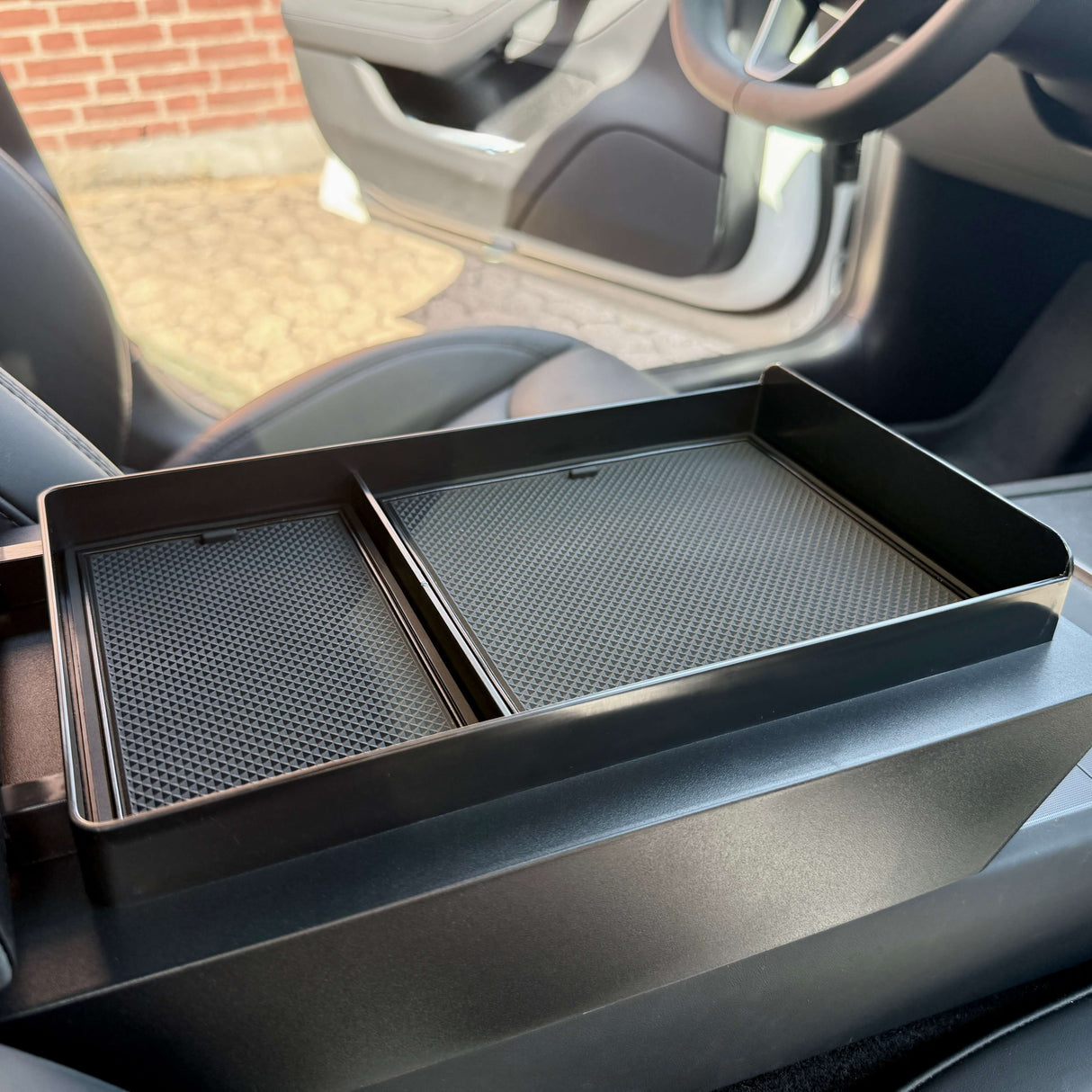 Alcantara armlæn med indbygget opbevaringsrum - Tesla Model 3/Y