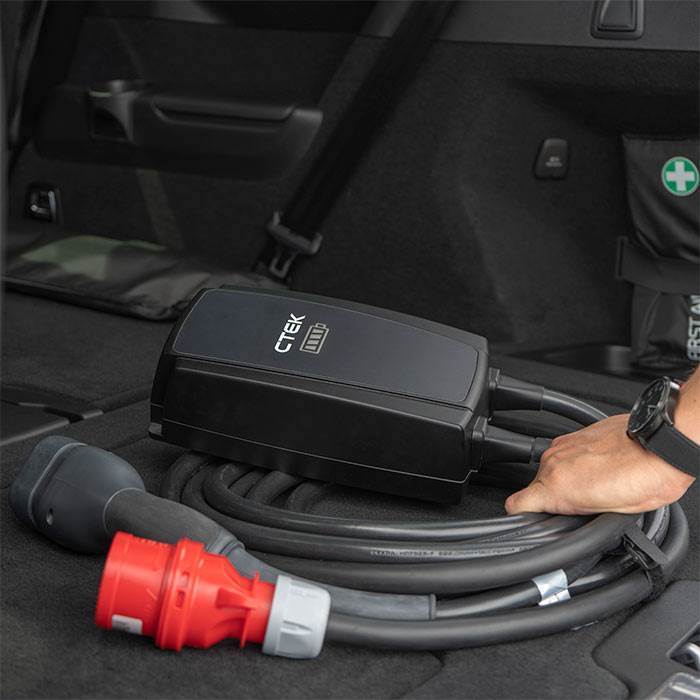 Tilbehør til lader til elbil. Oplader til elbil