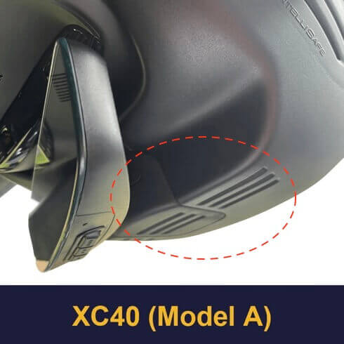 FitCamX Dash Cam installeret på Volvo XC40 (Model A), visning af kameraets placering bag bakspejlet.