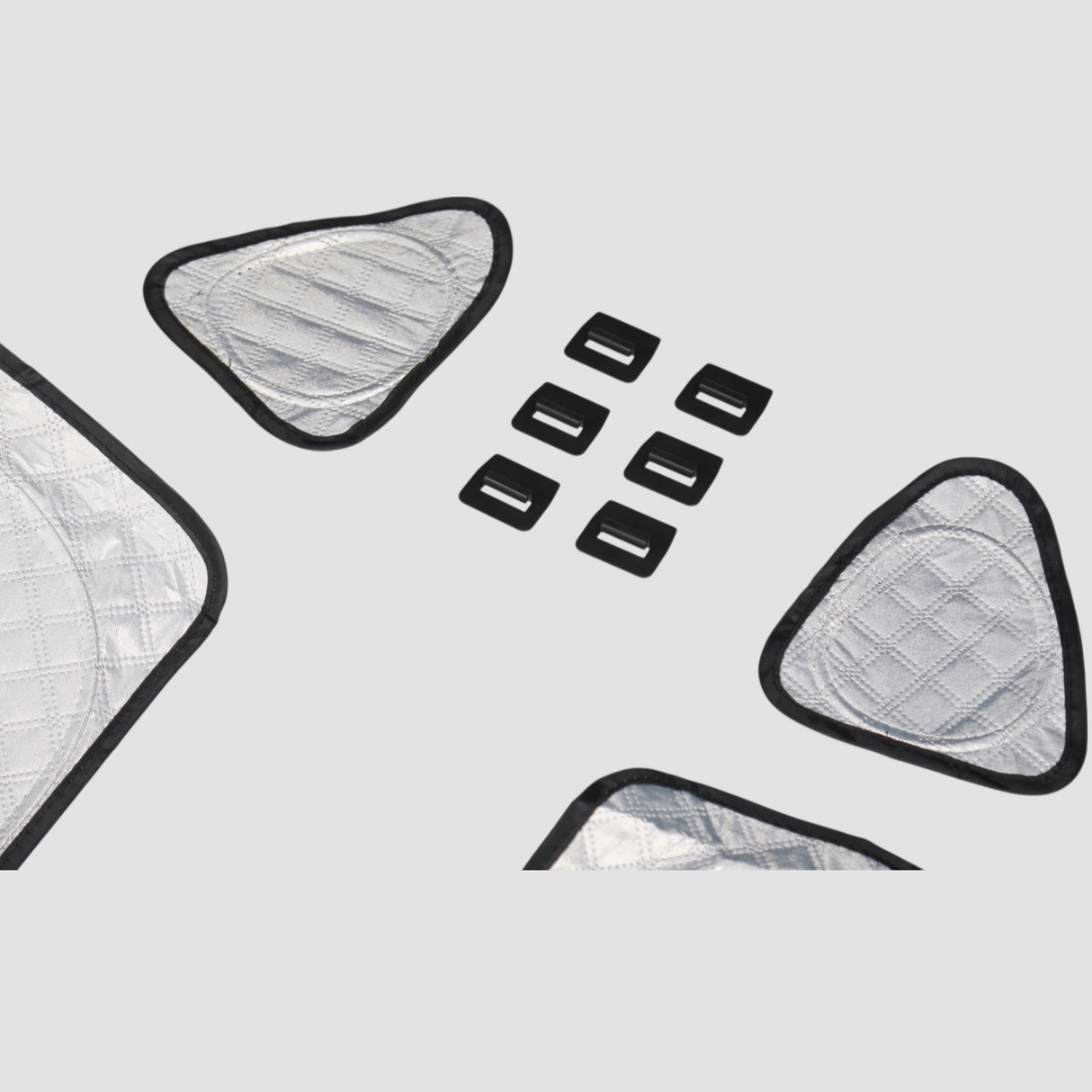 Afdækningssæt til XPENG G6-vinduer, inkluderer flere sølvfarvede stofpaneler og sorte monteringsclips.