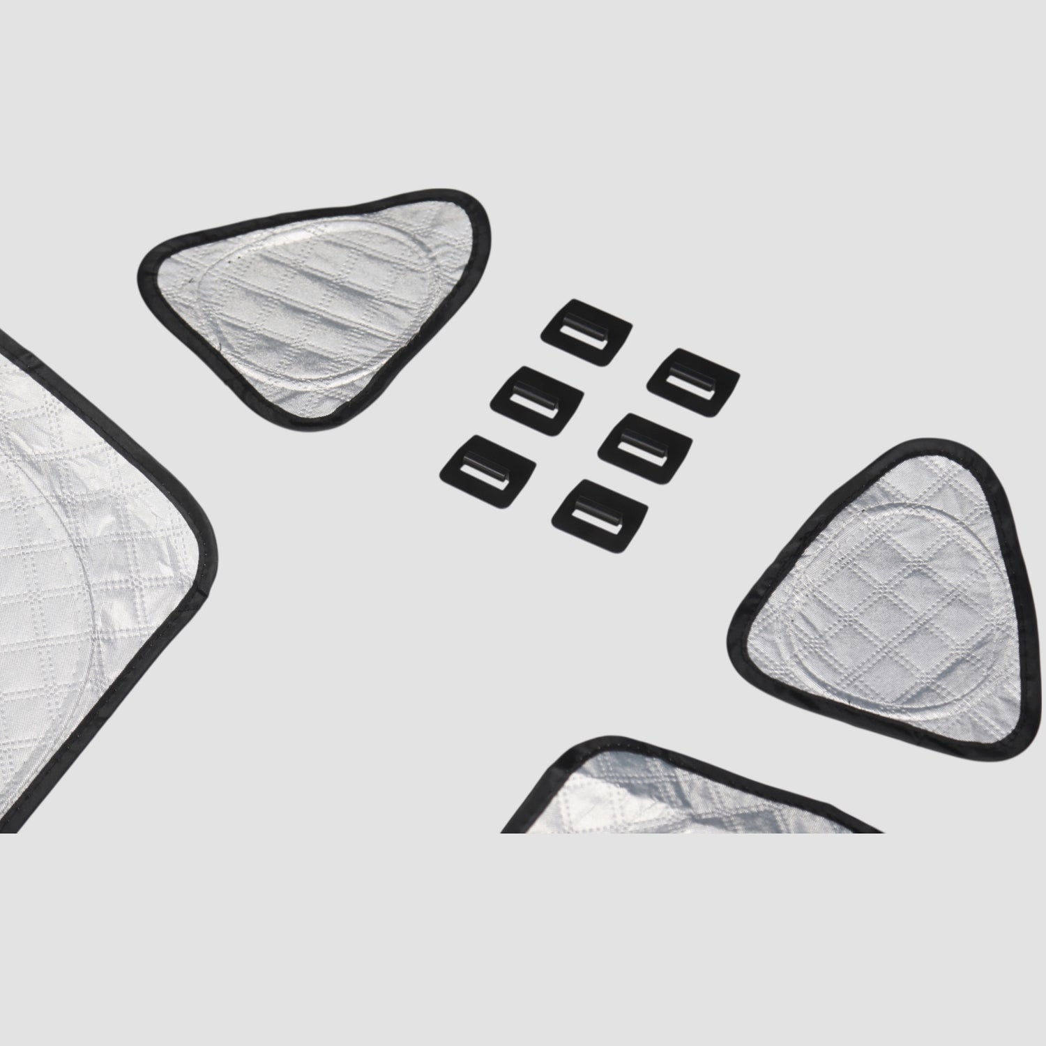 Afdækningssæt til XPENG G6-vinduer, inkluderer flere sølvfarvede stofpaneler og sorte monteringsclips.