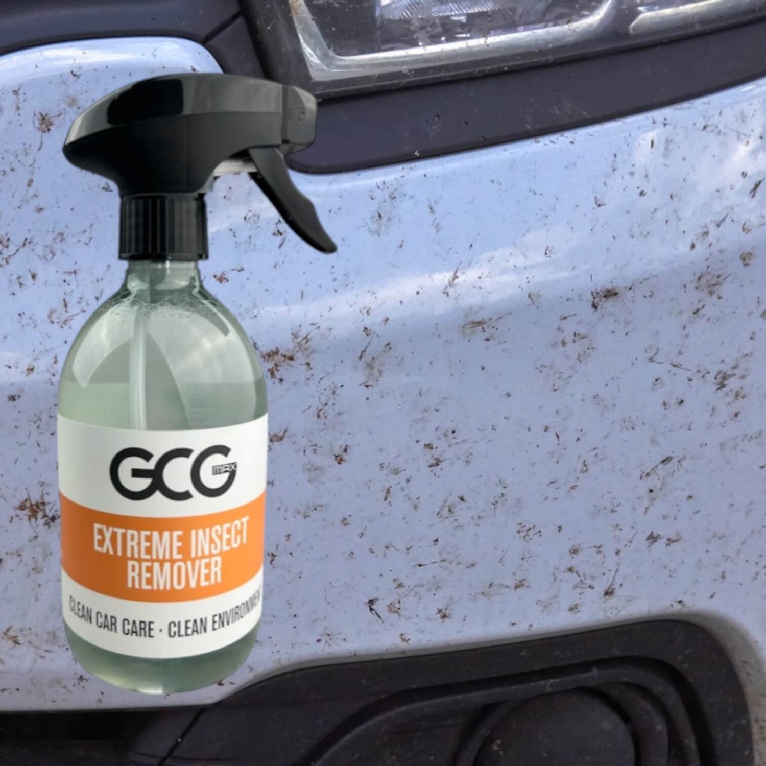 GCG MAX Extreme Insect Remover sprayflaske på snavset bil.