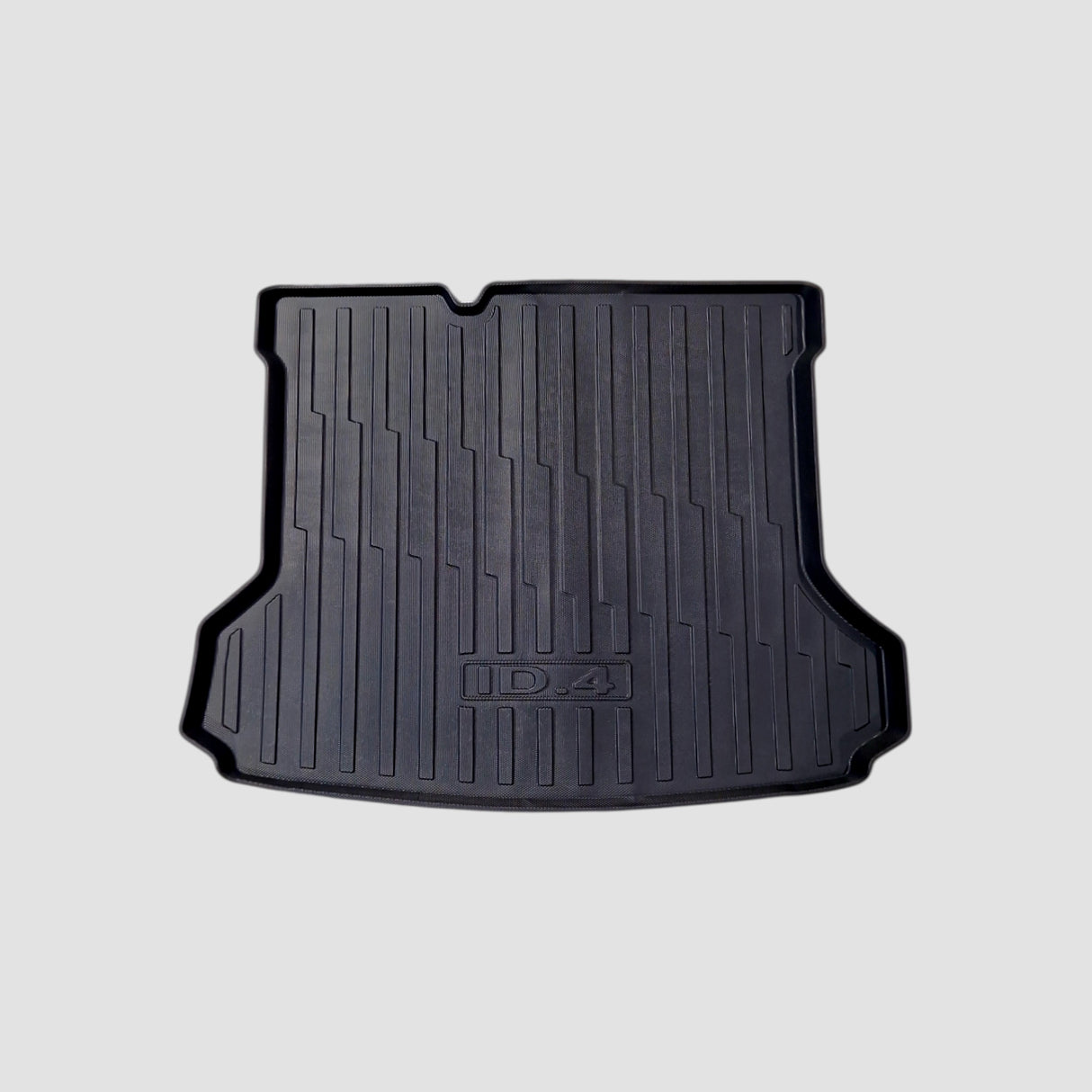 Bagagerumsmåtte i sort gummi til VW ID.4, med logo og rillet tekstur