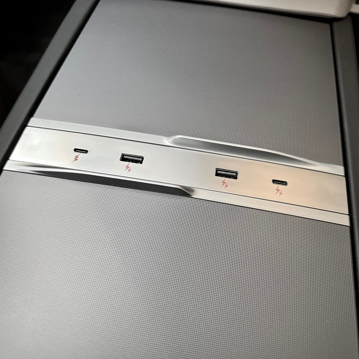 USB Hub til Tesla Model 3/Y