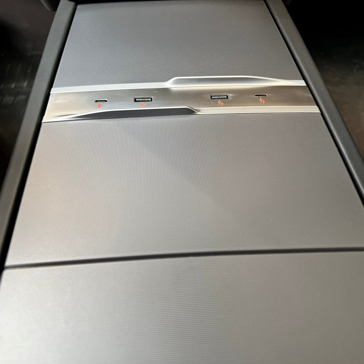 USB Hub til Tesla Model 3/Y