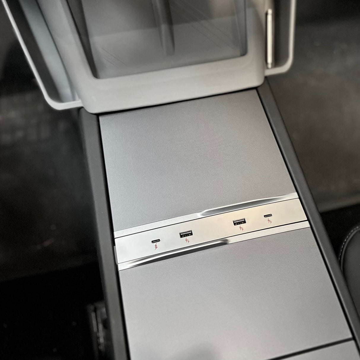 USB Hub til Tesla Model 3/Y