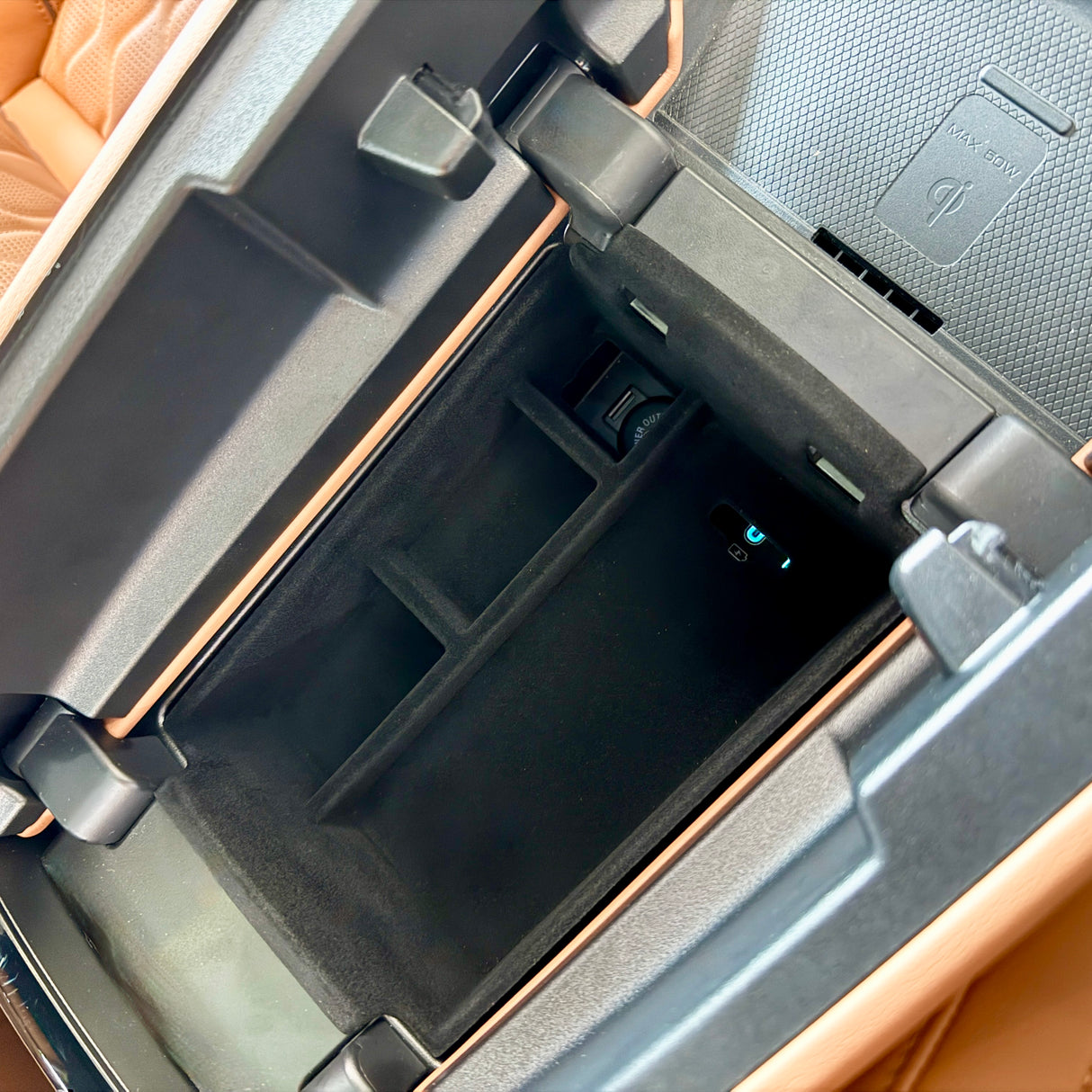 Opbevaringsboks (armlæn) til BYD Tang