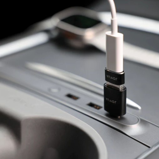 apple watch lade kittet er monteret i en tesla