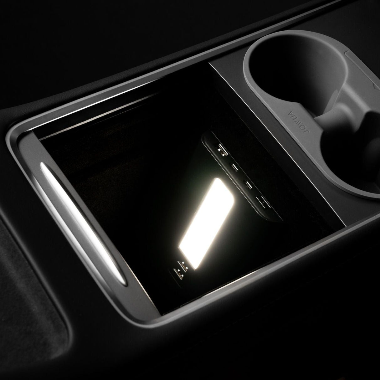 Jowua USB Hub med LED-lys til Tesla midterkonsol