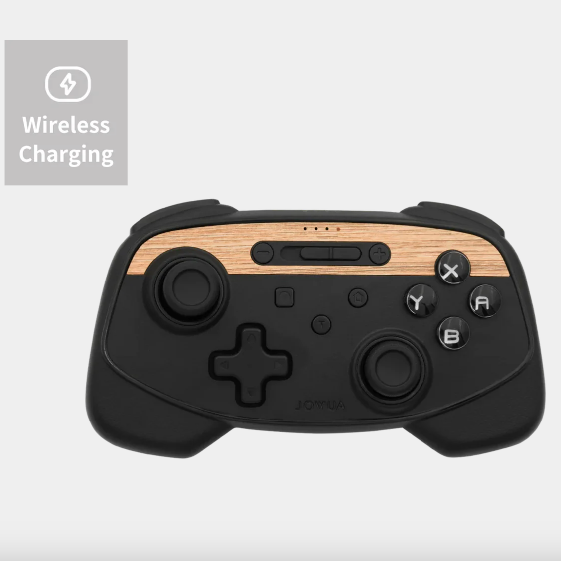 En jowua controller med træ look som en tesla