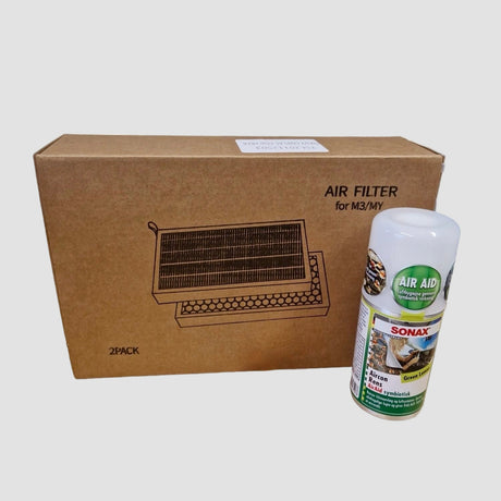 Kulfilterkit med to luftfiltre og en Sonax Air Aid rensespray til Tesla Model 3/Y.