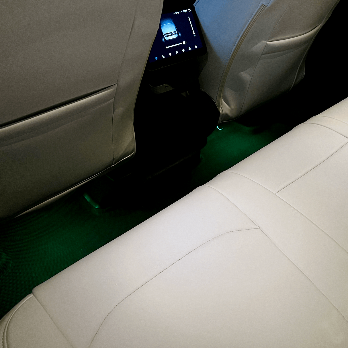 LED lys under sæderne - mange farvekombinationer