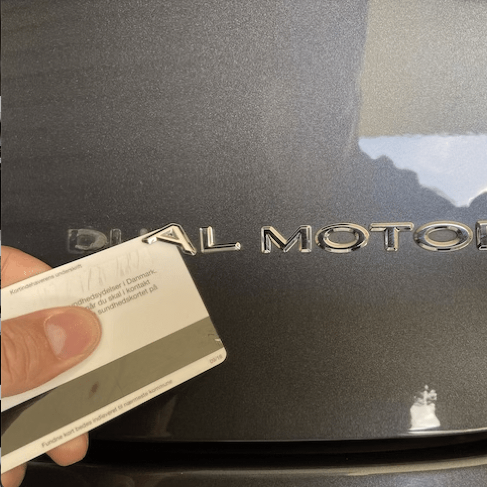 Dual Motor Emblem (fl. farver)