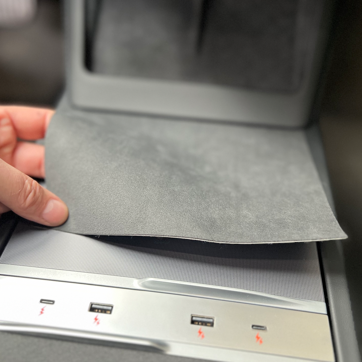 Folie-cover til centerkonsollen – Tesla Model 3/Y