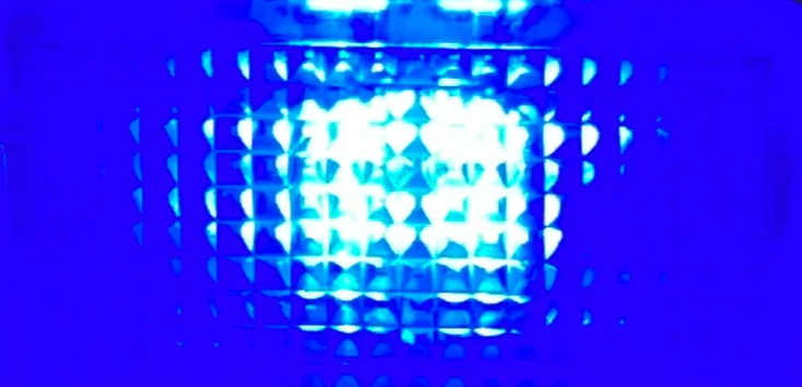 Lys til dør m/fjernbetjening til Tesla