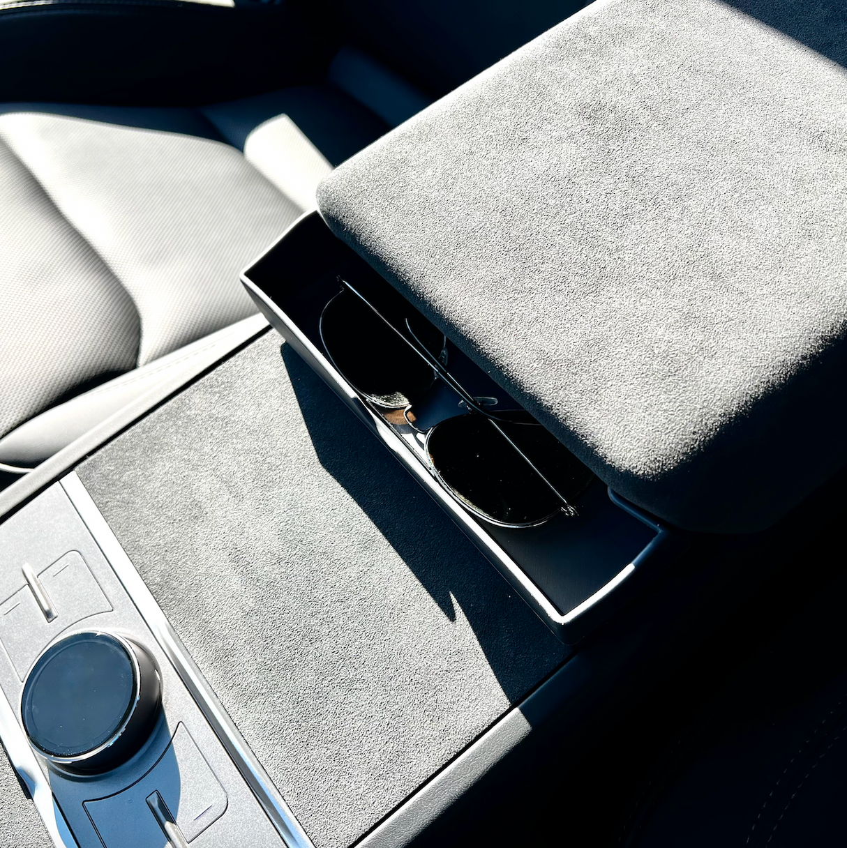 Solbrilleholder til Tesla Model 3/Y