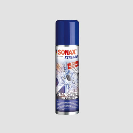 Sonax Xtreme fælgforsegler i blå sprayflaske til bilpleje.