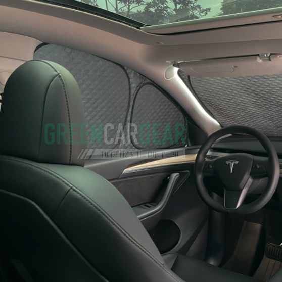 Afdækning til bilens vinduer i en Tesla Model 3/Y.