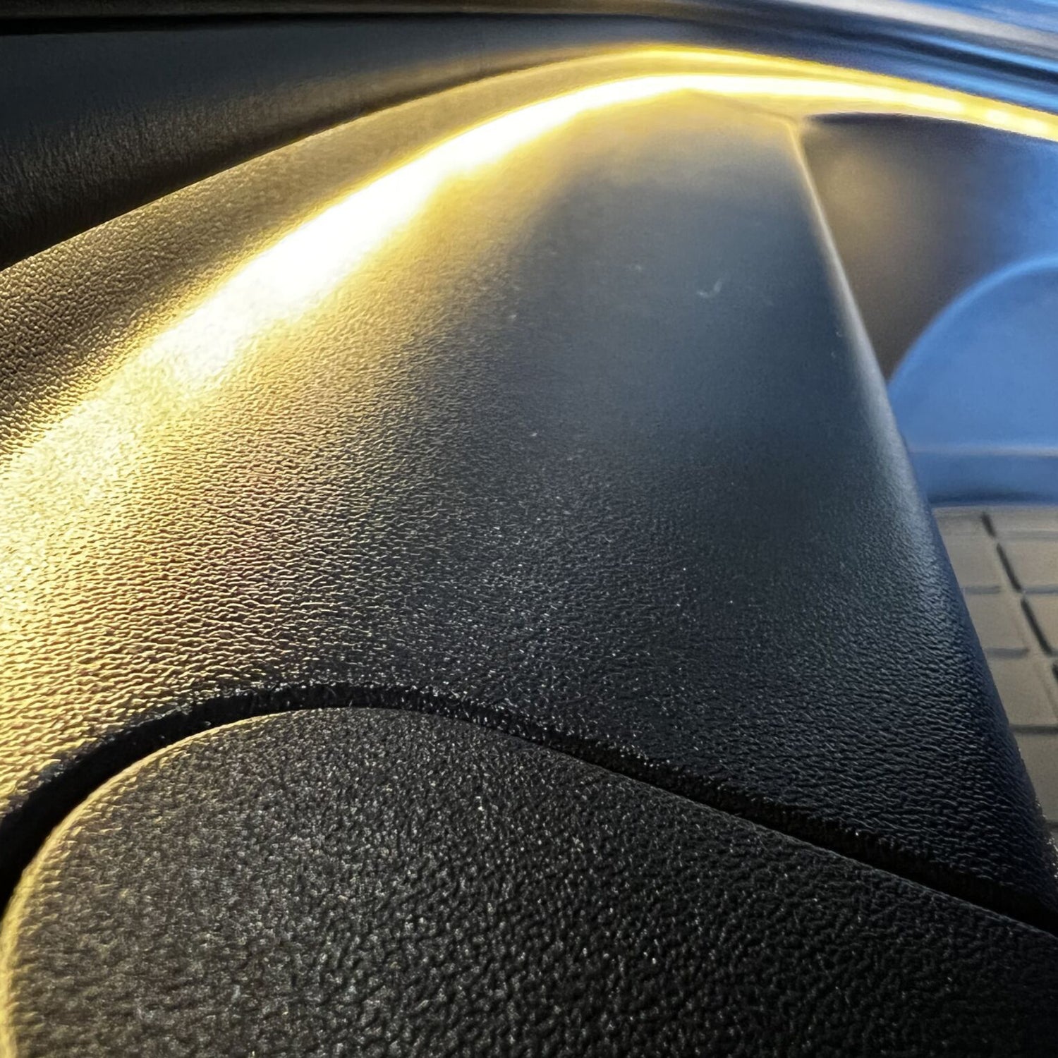 LED lysbånd til frunken – Passer til Tesla Model 3/Y