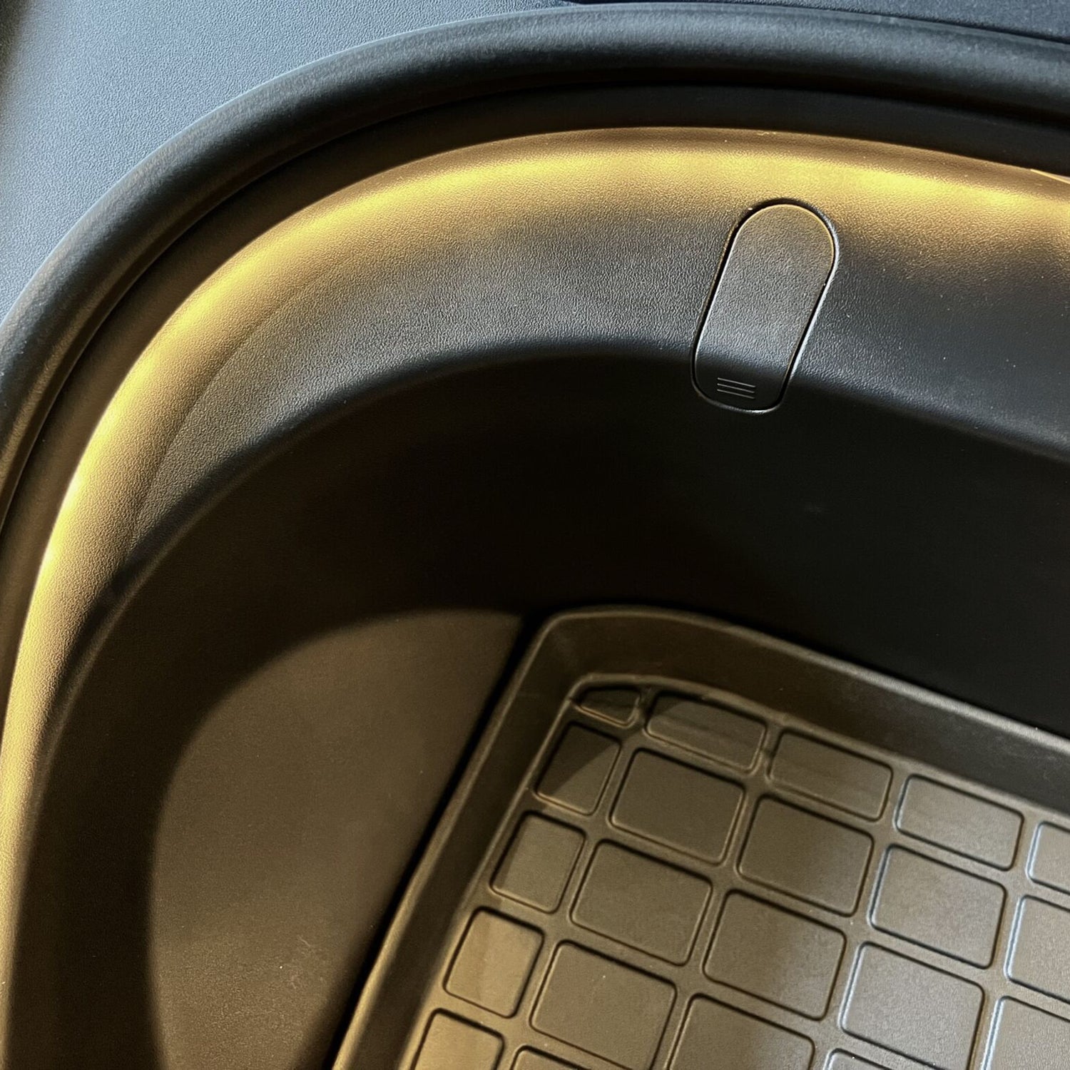 LED lysbånd til frunken – Passer til Tesla Model 3/Y