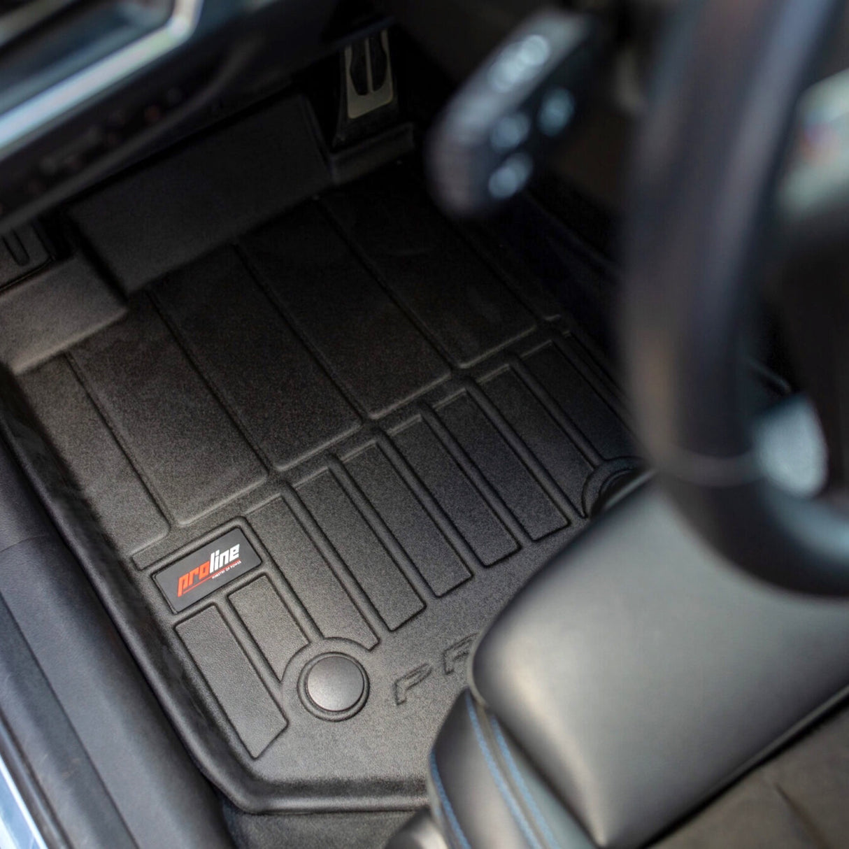 ProLine 3D kabinemåtter til Tesla Model Y, et sæt sorte all-weather måtter.