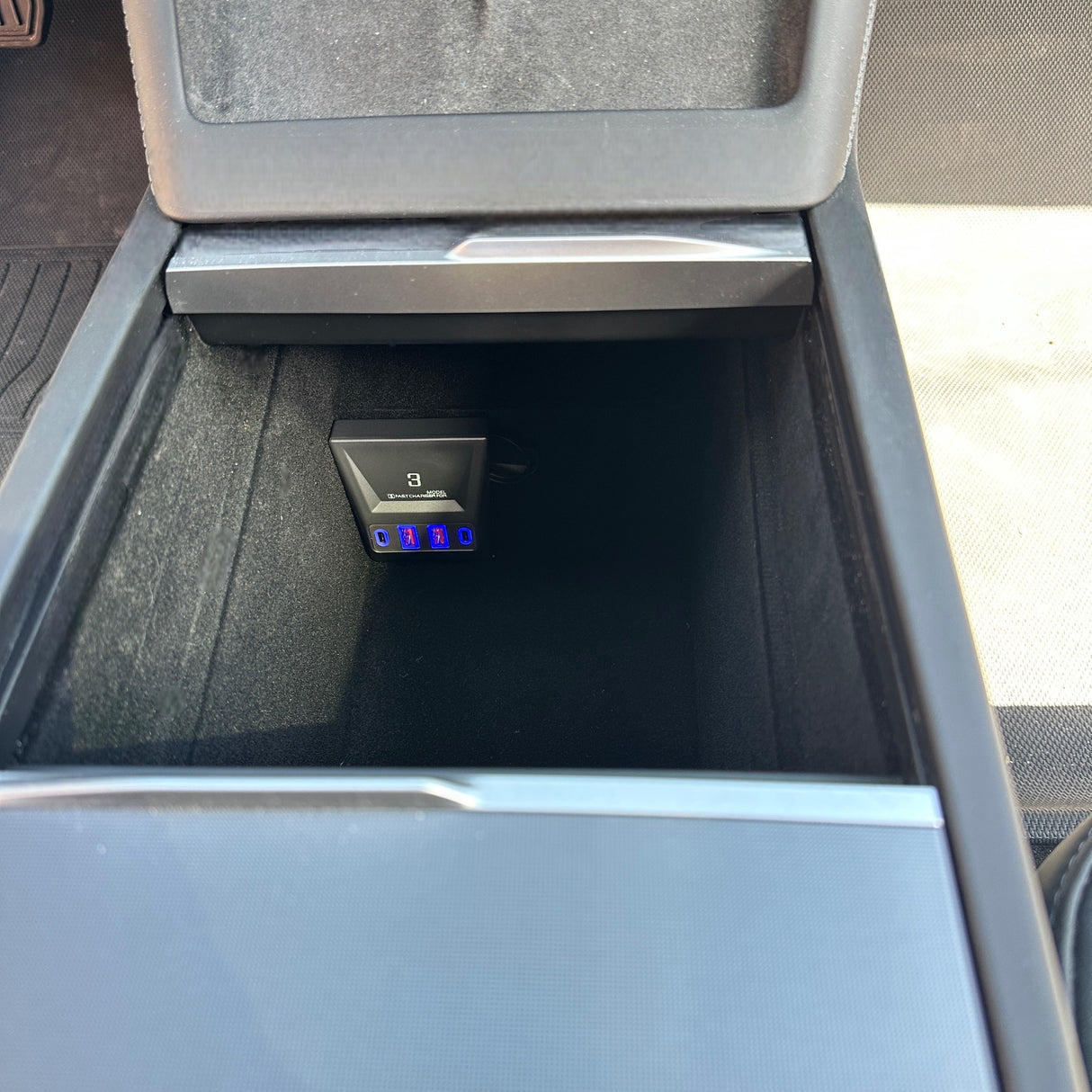 USB Hub til Tesla Model 3 Highland