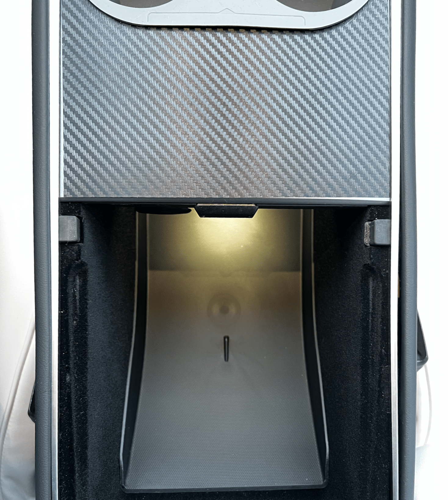 Smart boks/underlag - passer til Model Y (under armlæn)