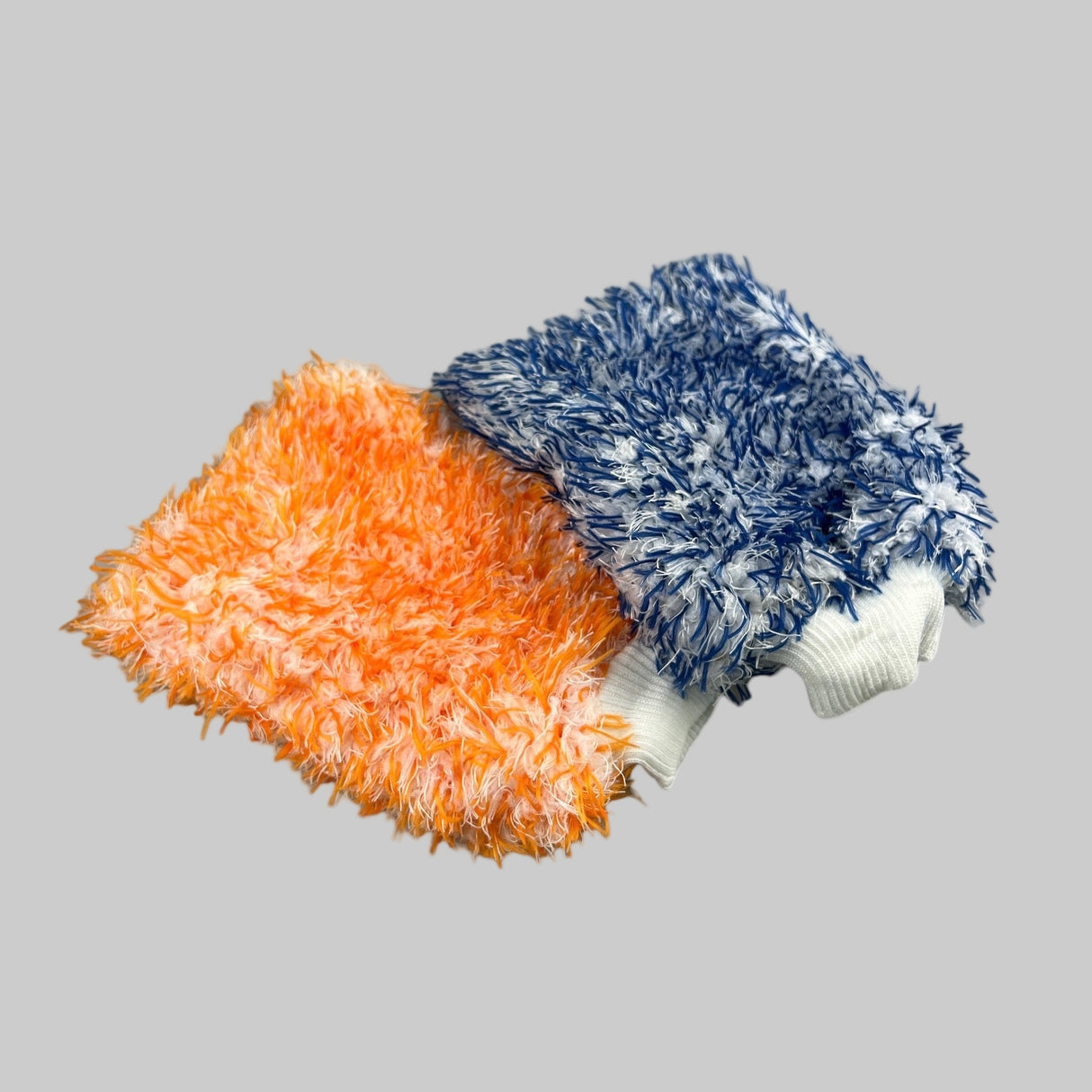 En orange og blå vaskehandske