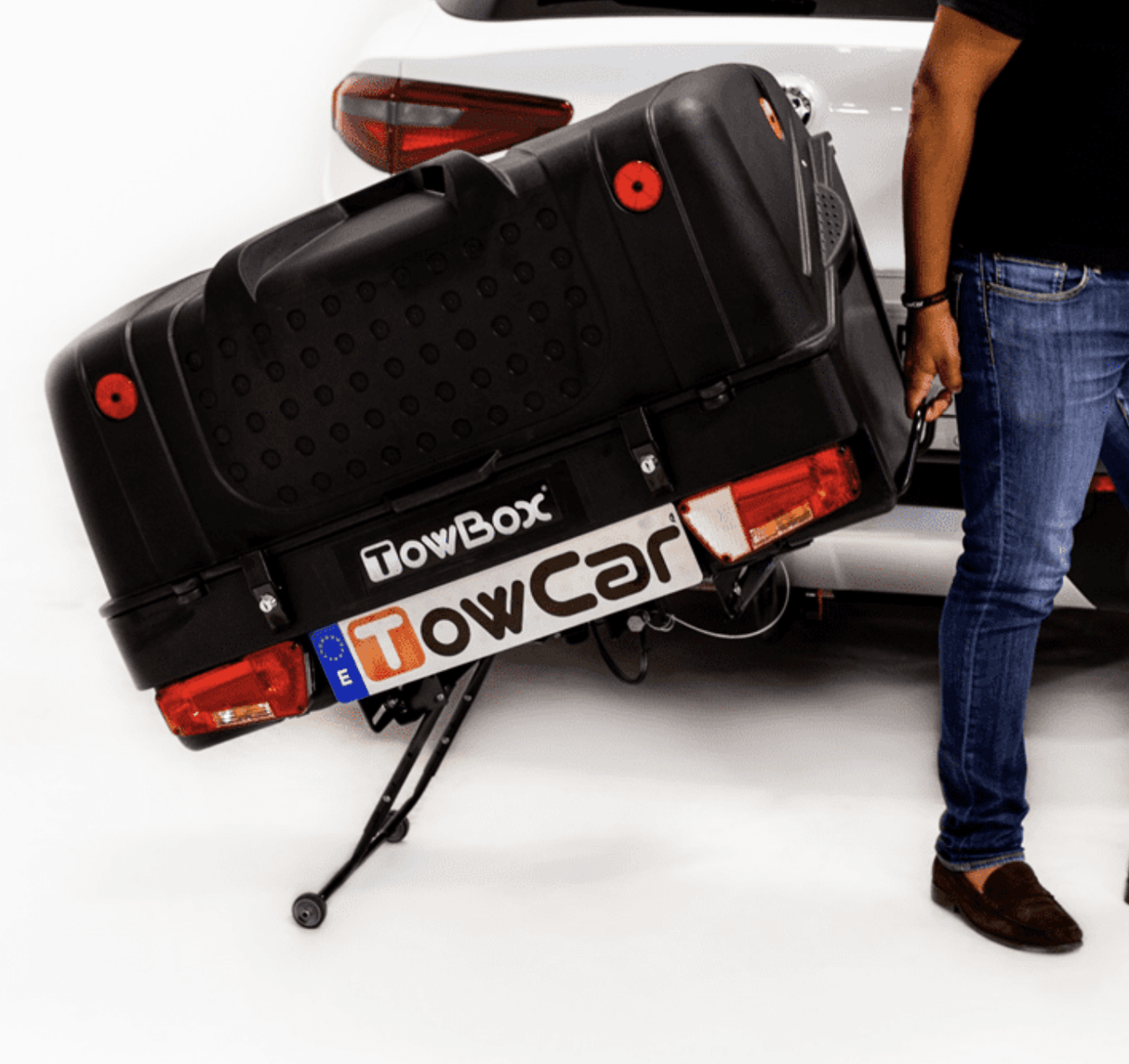 TOWBOX V3 Black – Premium anhængerboks 4oo L.