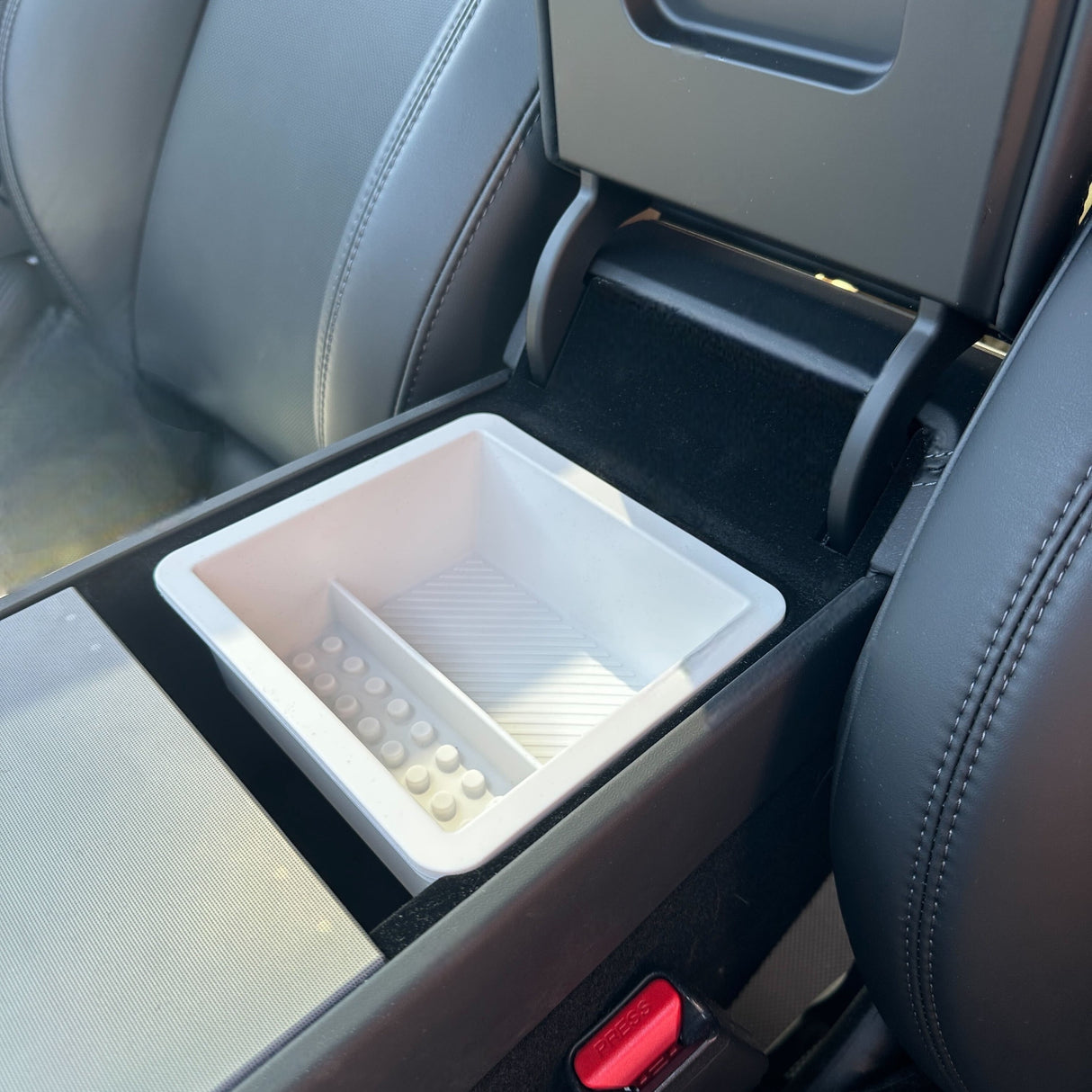 GCG Max Opbevaringsboks under armlæn - Tesla Model 3/Y