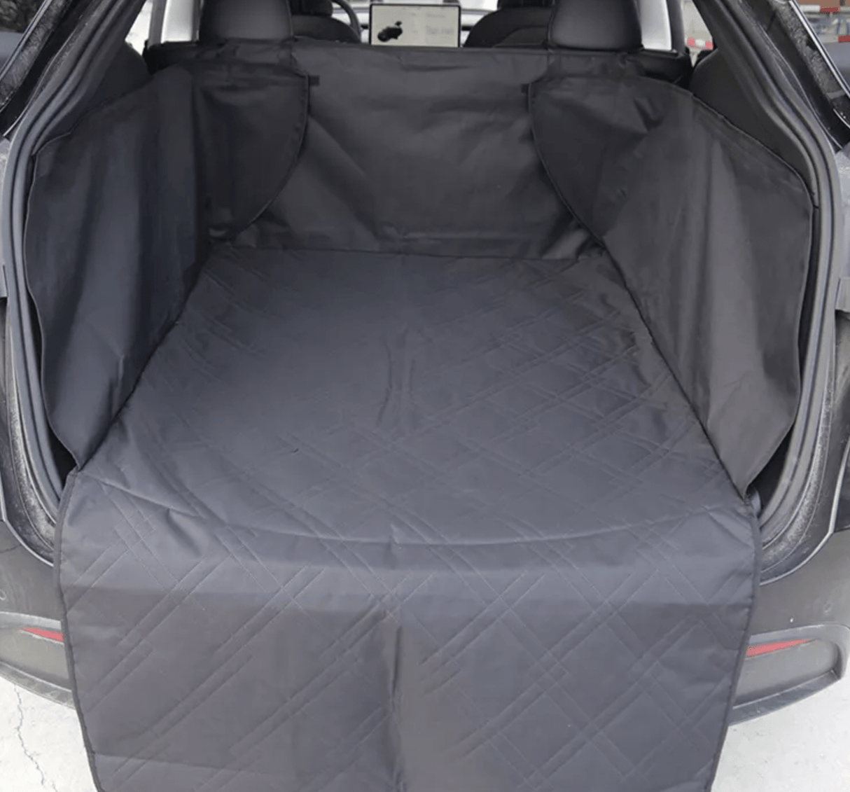 Hundetæppe/afdækning til bagagerum i Tesla Model Y, sort og smudsafvisende.