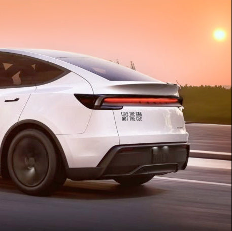 Klistermærke til Tesla – "Love The Car - Not The CEO"