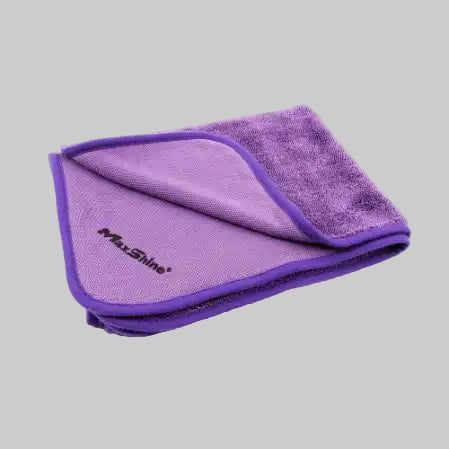 Lilla maxshine håndklæde foldet sammen. Bruges til at tører biler af med.