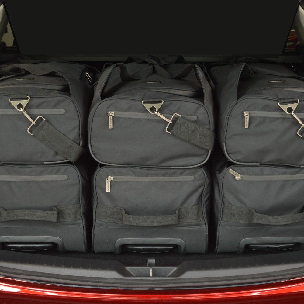 Car-Bags Pro.Line taskesæt pakket i bagagerummet på Tesla Model Y