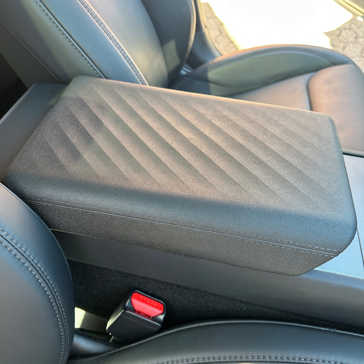 Armlæn til Tesla  (TPE plast)