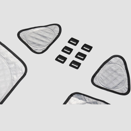 Afdækningssæt til XPENG G6-vinduer, inkluderer flere sølvfarvede stofpaneler og sorte monteringsclips.