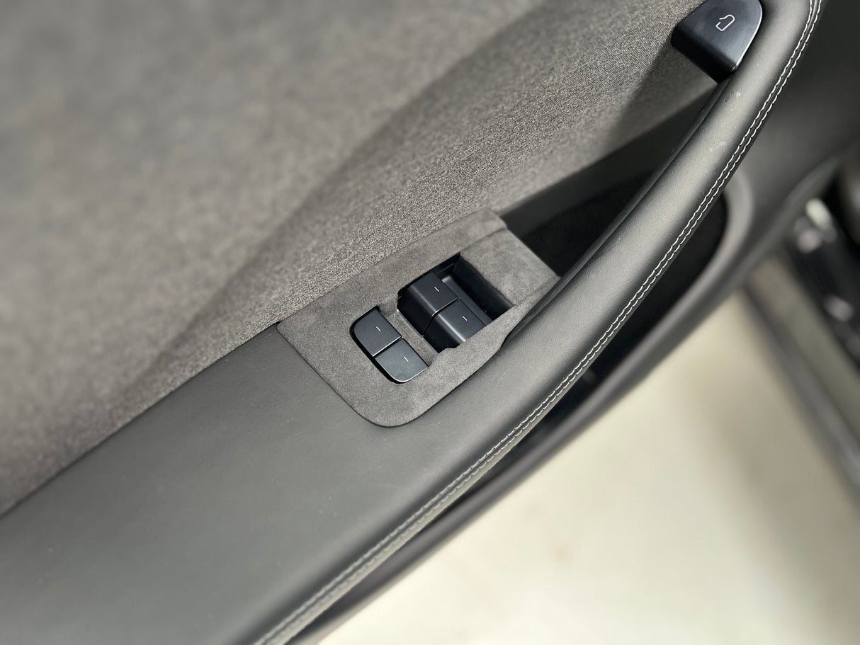 Alcantara cover til knapper til Tesla Model 3 Highland