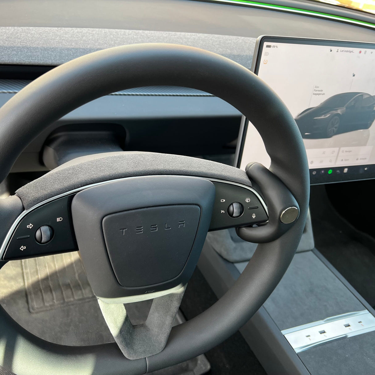 Alcantara cover til Tesla Model 3 Highland