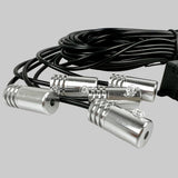 Lyskilderne der skyder lys ud i plastik slanger der monteres i en Tesla.