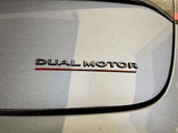 Dual Motor Emblem (fl. farver)