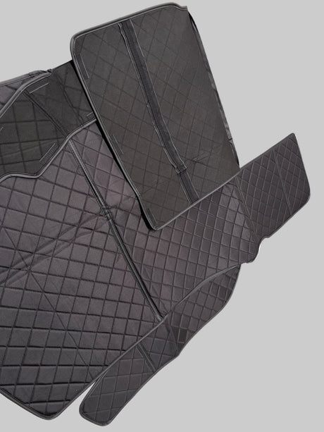 vandafvisende hundetæppe foldet halvt sammen