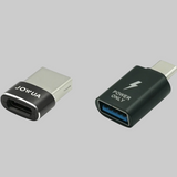 2 USB dongles som skal bruges til at oplade dit appe watch i en tesla.