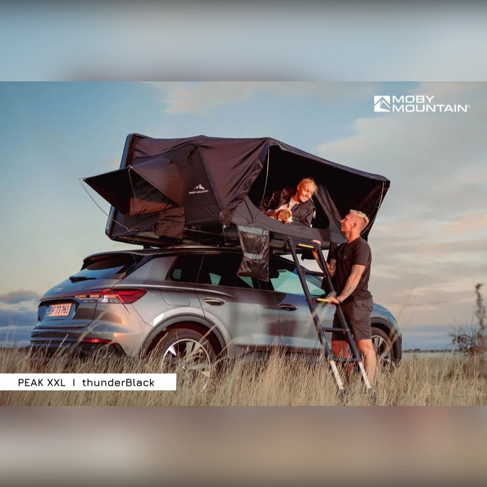 Moby Mountain Peak XXL tagtelt i thunderBlack slået op på Audi e-tron