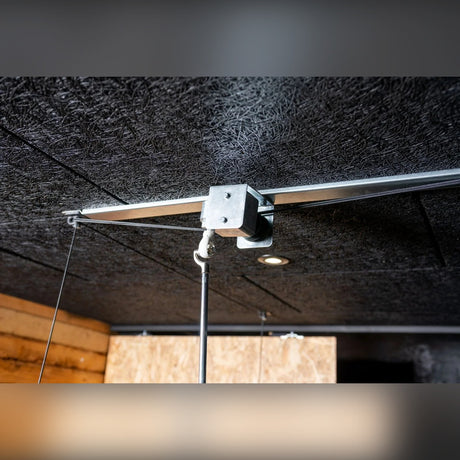 Moby Mountain telt lift monteret i garageloftet – hejs og skinne