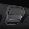 Sort alcantara solbrille holder til Xpeng G6 monteret i bilen